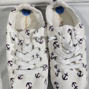 Womens Tommy Bahama 7.5 Lace Up Sneakers With Nautical Anchors